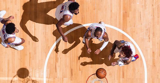 开云体育入口-马克西33分恩比德27+8+4+2 76人轻取猛龙